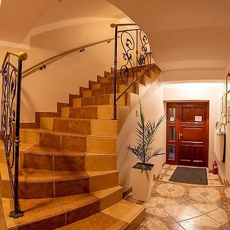 Apart Otel Nad Potokiem 3*