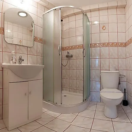 Apart Otel Nad Potokiem 3*