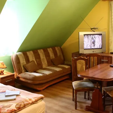 Apart Otel Nad Potokiem 3*